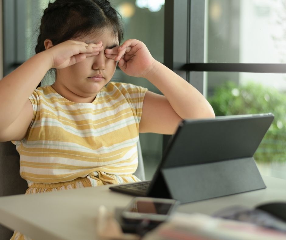 Eyestrain symptoms in children